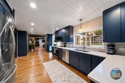 Twin Pines|Year-Round Indoor Heated Pool| 3 Mins Wilmot Ski Resort|Family Reunions|Pickelball/Tennis