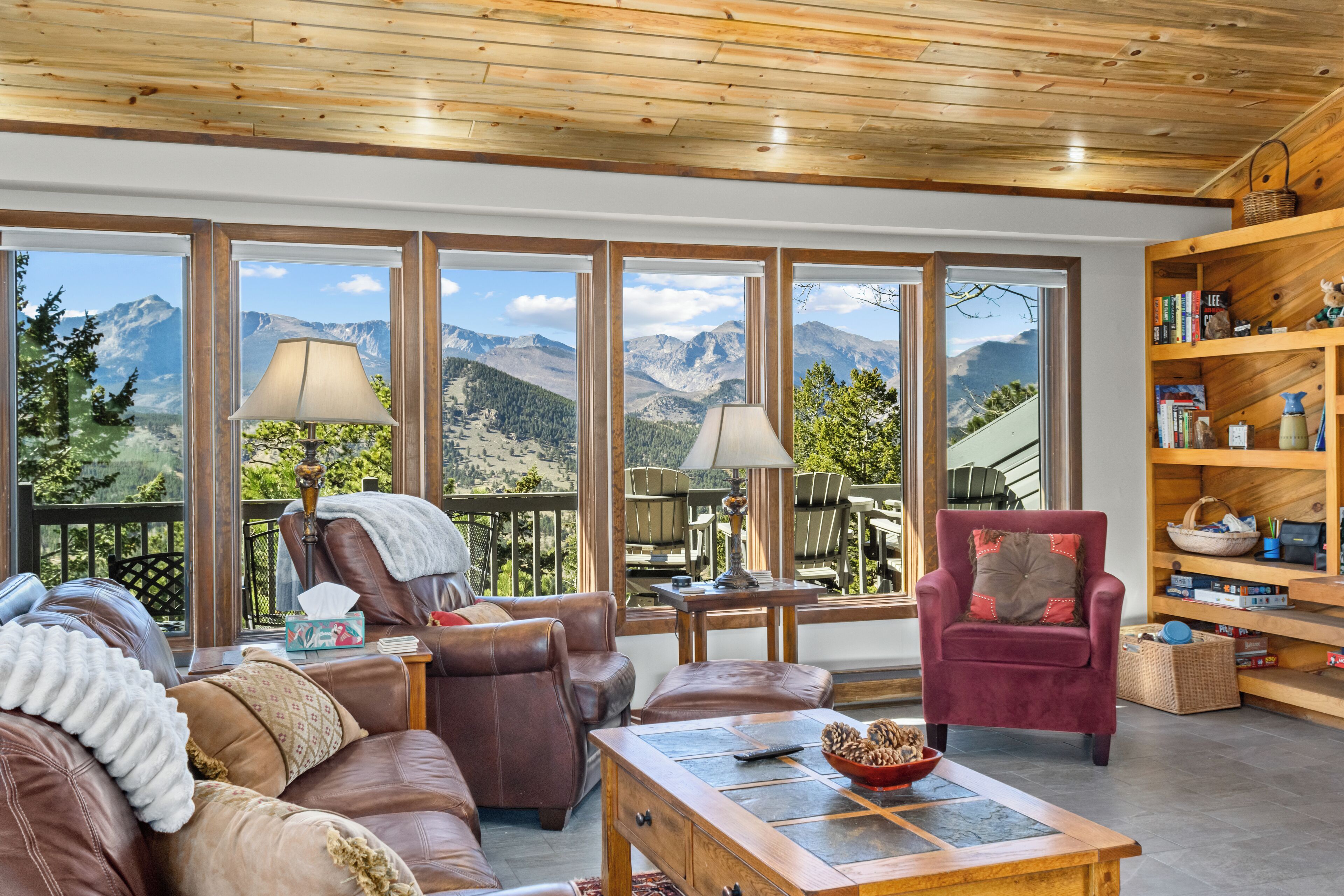 Smart-tv en een open haard