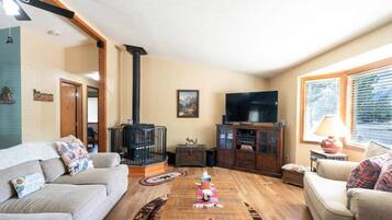 Fireplace, DVD player, stereo