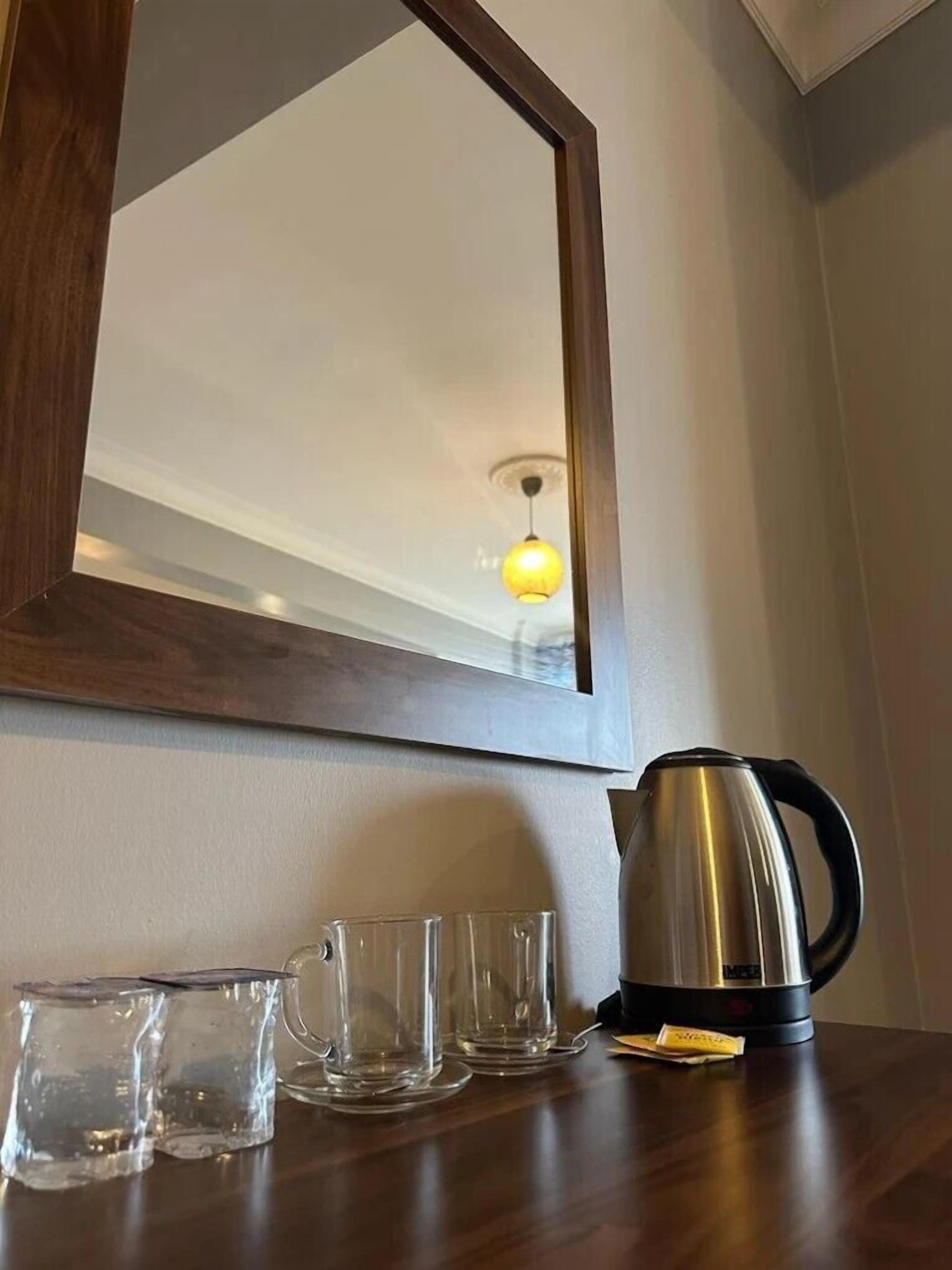 Ropa de cama de alta calidad, minibar, escritorio y cortinas blackout 