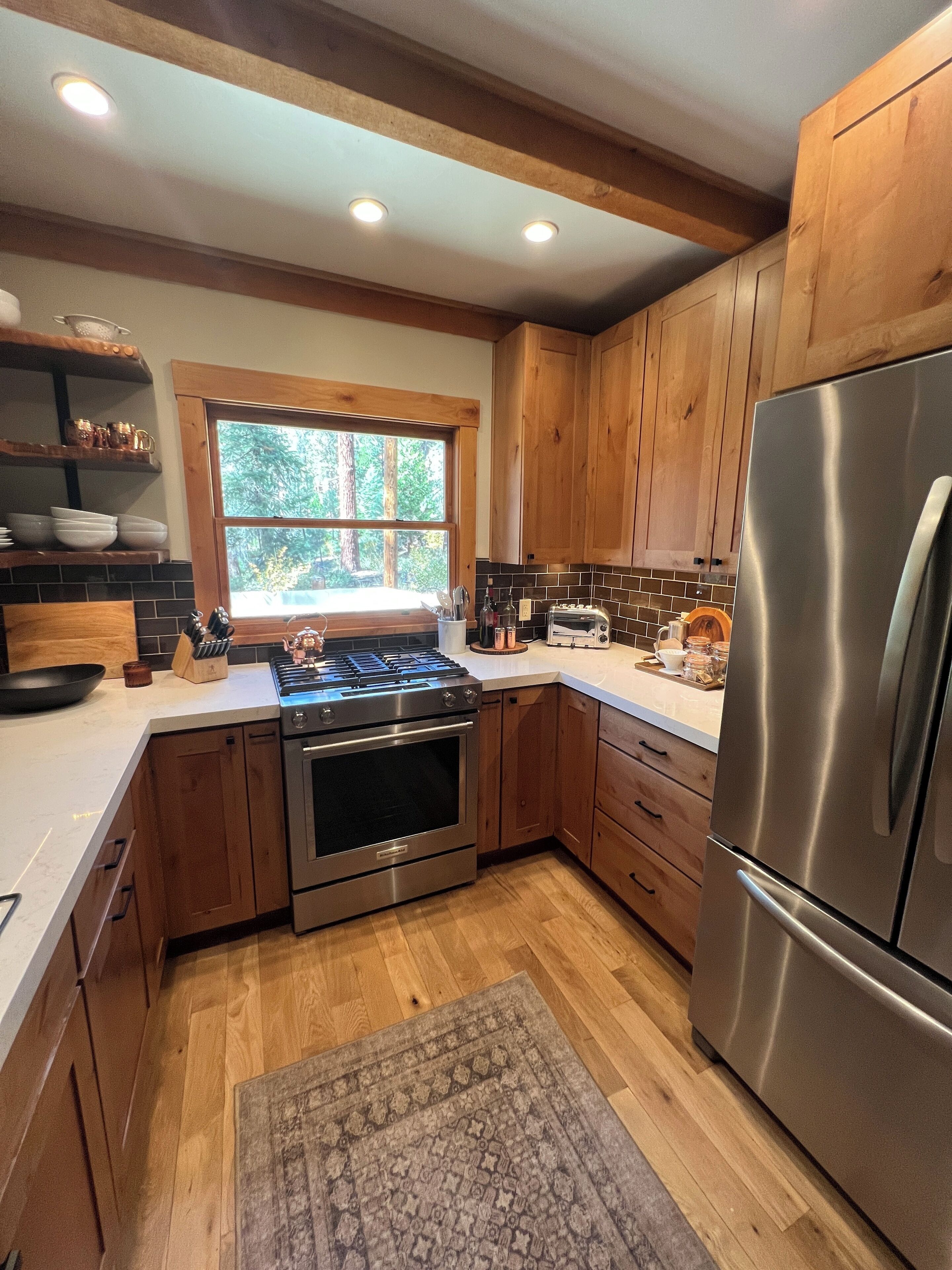 Micro-ondes, four, plaque de cuisson, lave-vaisselle