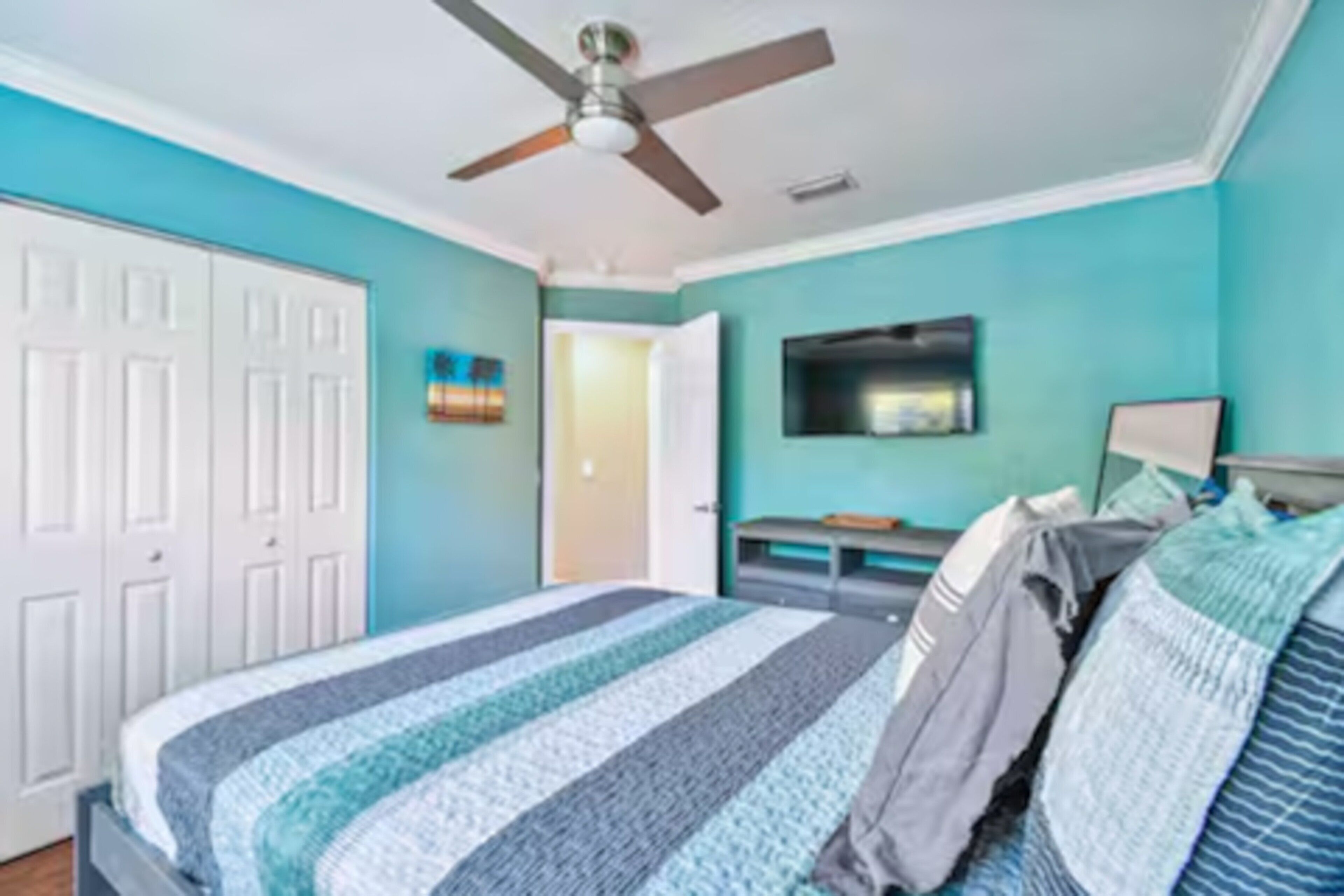 3 bedrooms, iron/ironing board, free WiFi, bed sheets