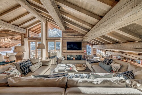 Luxury Catered Ski Chalet Blackcomb in Val d'Isere, France LVDI-4