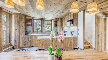 Fridge, oven, dining tables