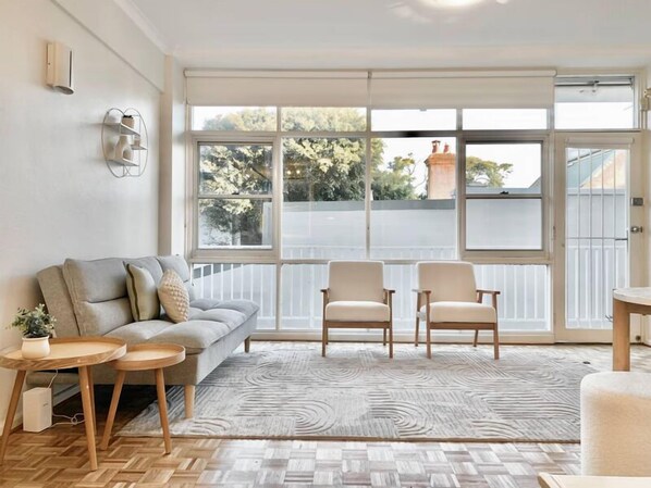 Living area - 83 OSHR (Bondi Junction)