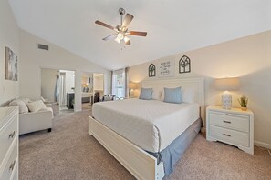 3 bedrooms, desk, iron/ironing board, free WiFi