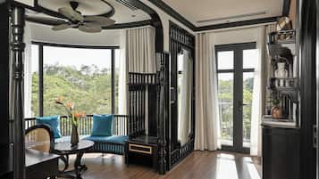 Deluxe dubbelrum - balkong - sjöutsikt | Terrass/Patio