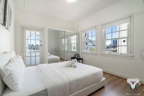 1 غرفة نوم ومكواة/لوح كي وواي فاي وملاءات أسرّة