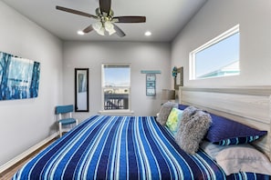 3 bedrooms, desk, free WiFi, bed sheets