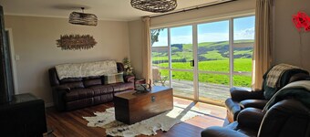 Crayfish Creek Farmstay - Rustic meets Coastal Charm & Stunning panoramic views.