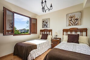 Strykejern/-brett og sengetøy