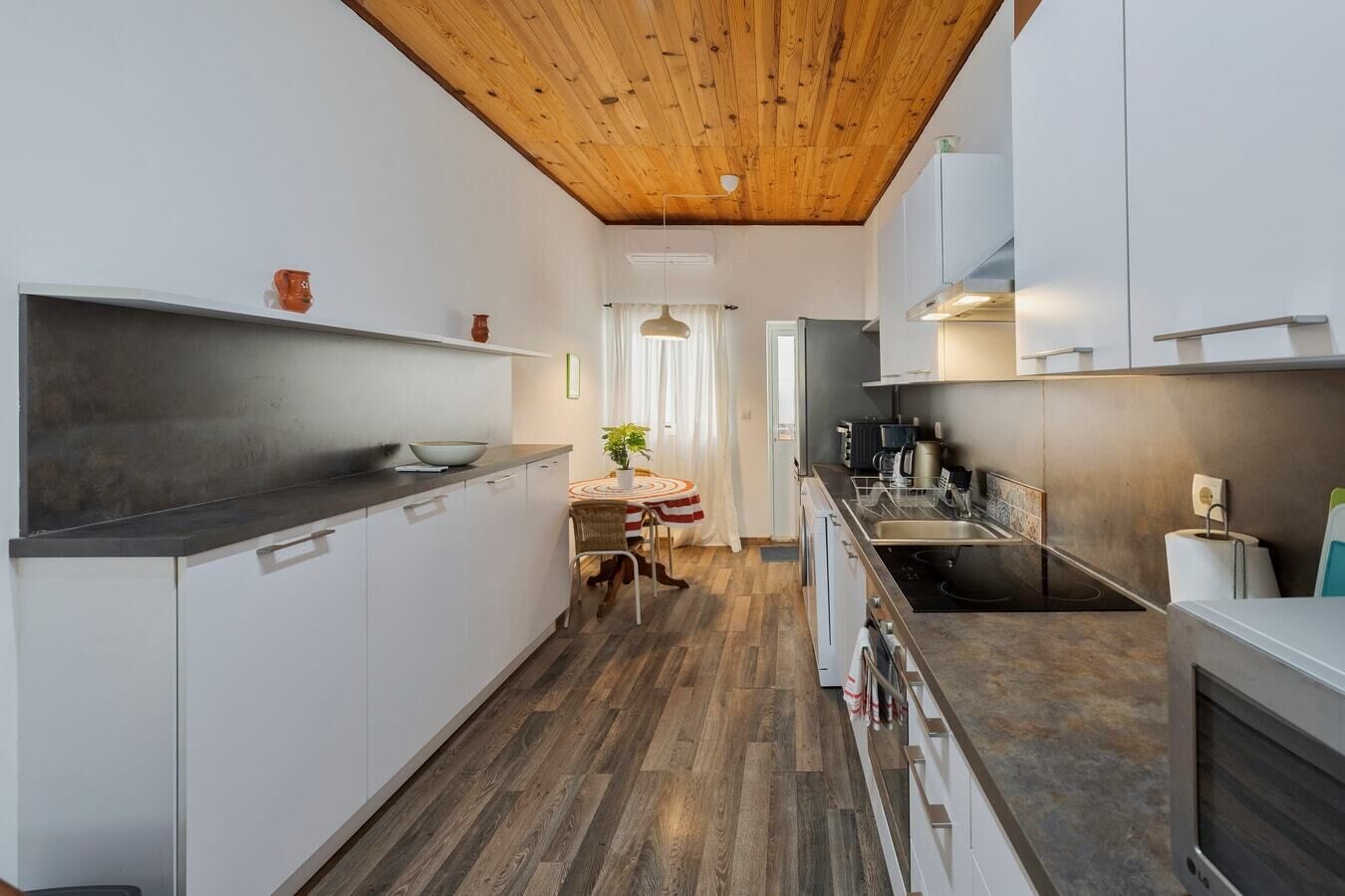 ثلاجة، ميكروويف، فرن، موقد طهي مسطح