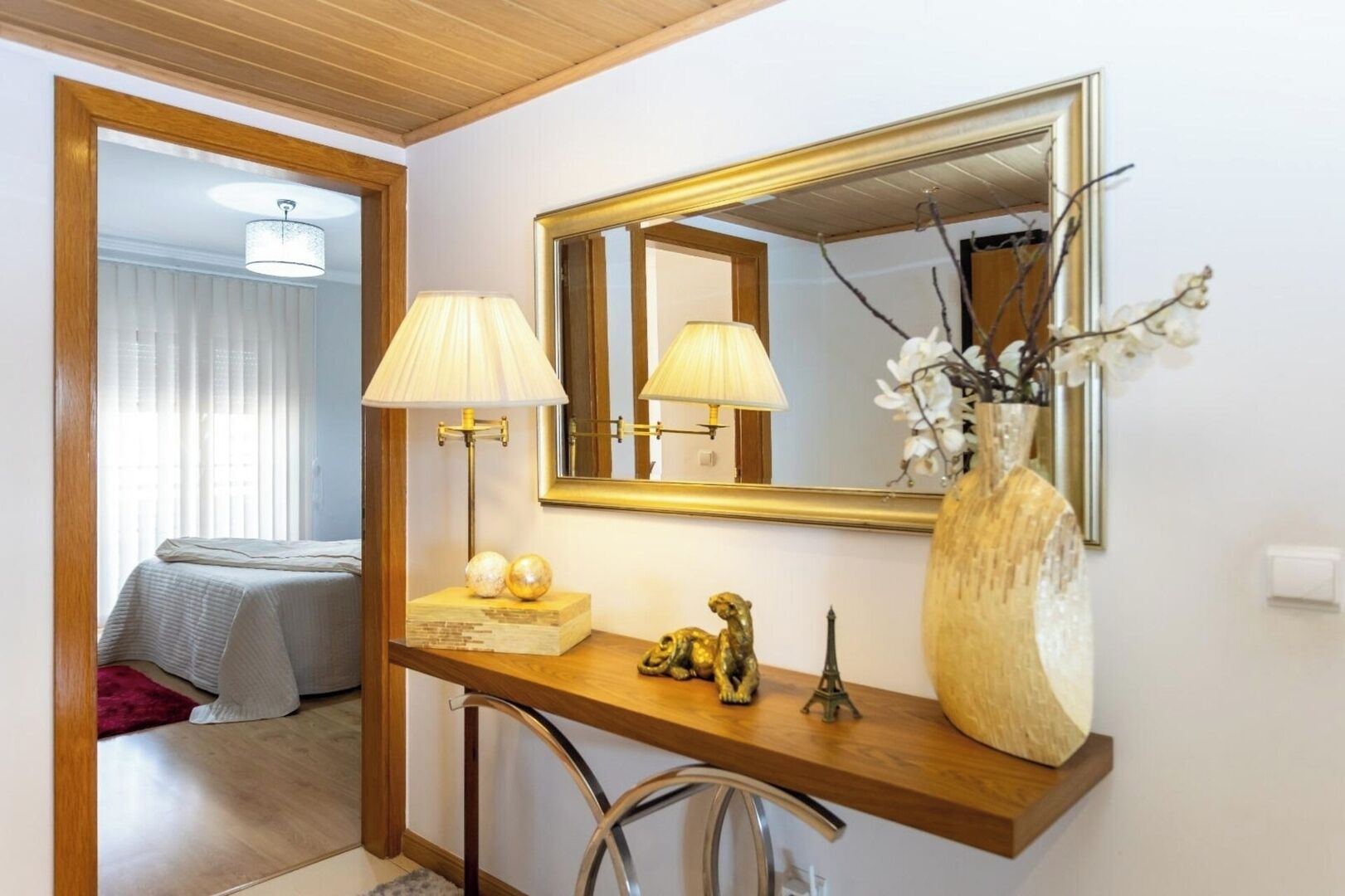 2 bedrooms, iron/ironing board, travel cot, WiFi