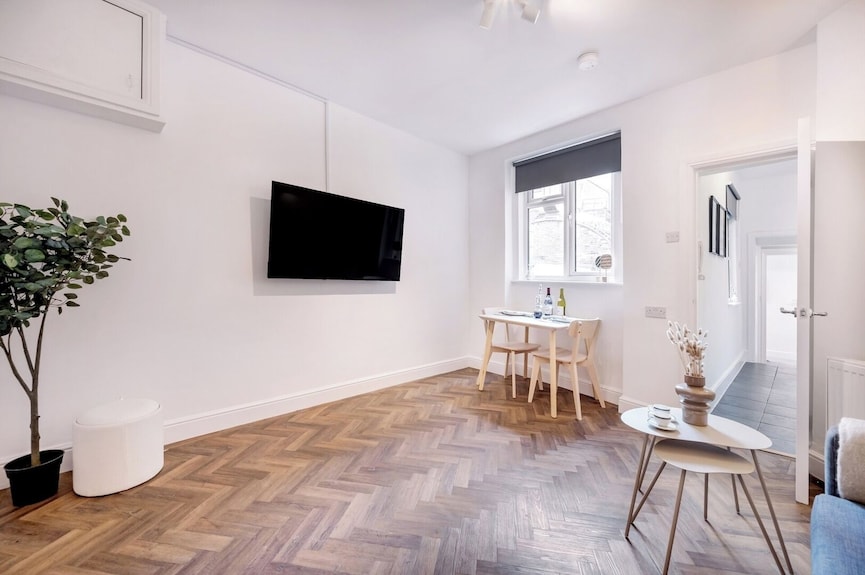 Soho Charming Apt, 2br/3bds/1ba - Bloomsbury
