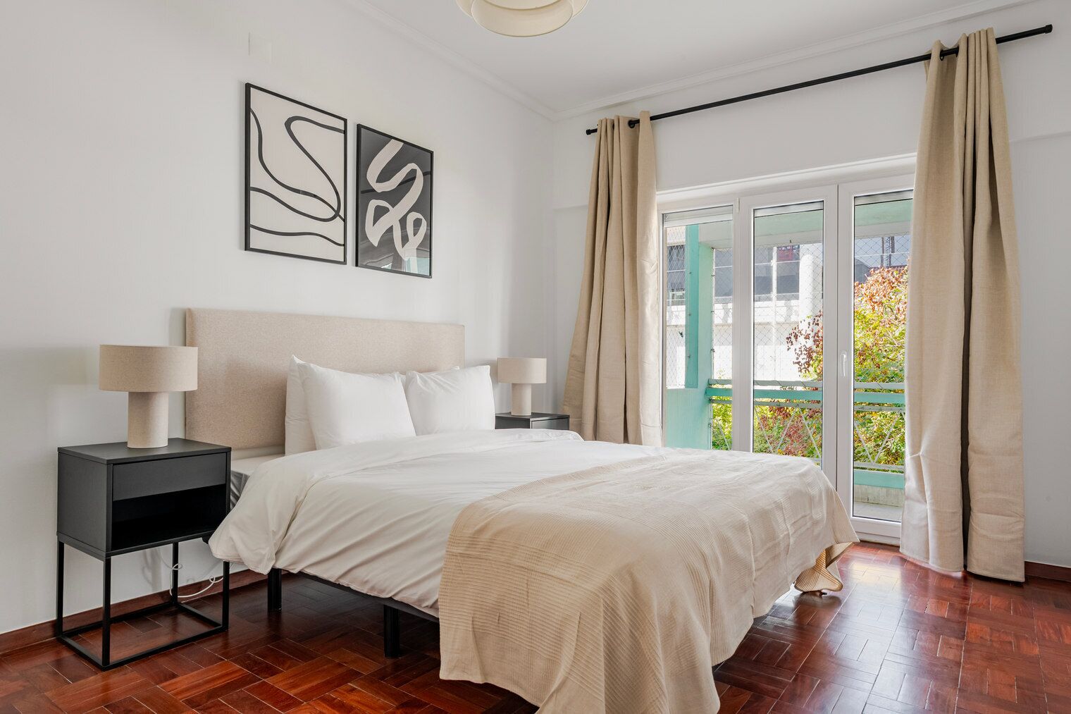 3 bedrooms, iron/ironing board, WiFi, bed sheets