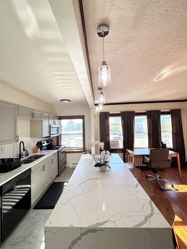 Cozy Escape Spacious 3-bedroom apartment in serene Dayton