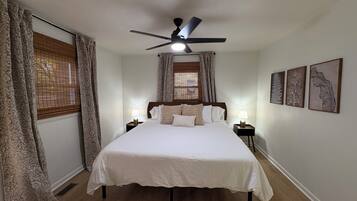 3 bedrooms, desk, travel cot, free WiFi