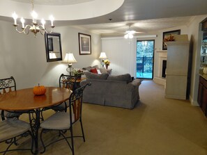 TV, fireplace