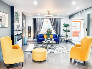 Living area - 4 Bedroom with Private Backyard Oasis! (Phoenix)