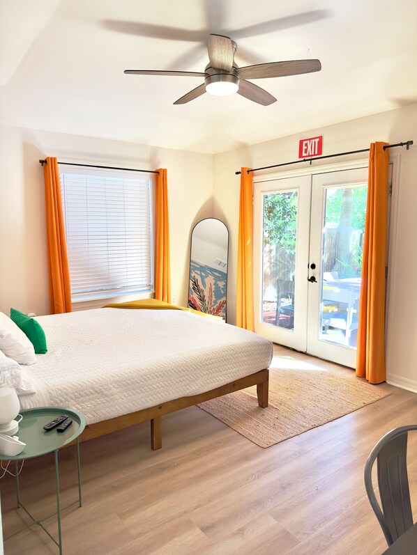 3 bedrooms, desk, iron/ironing board, free WiFi