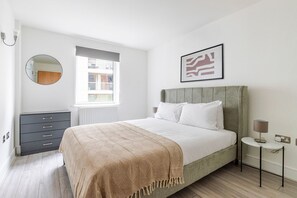 1 bedroom, iron/ironing board, WiFi, bed sheets - Blueground | Isle of Dogs, pool, nr Thames (London)