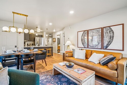 Ski In/Ski Out Pico Resort Unit E106: 3BR newly renovated condo