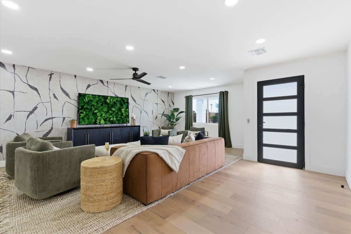 Smart TV, offices