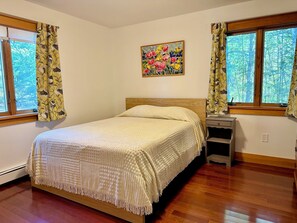 Silitysrauta/-lauta, ilmainen Wi-Fi, vuodevaatteet