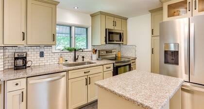 2BR House • Blue Marsh Lake • Wi-Fi & Smart TV • Pet Friendly