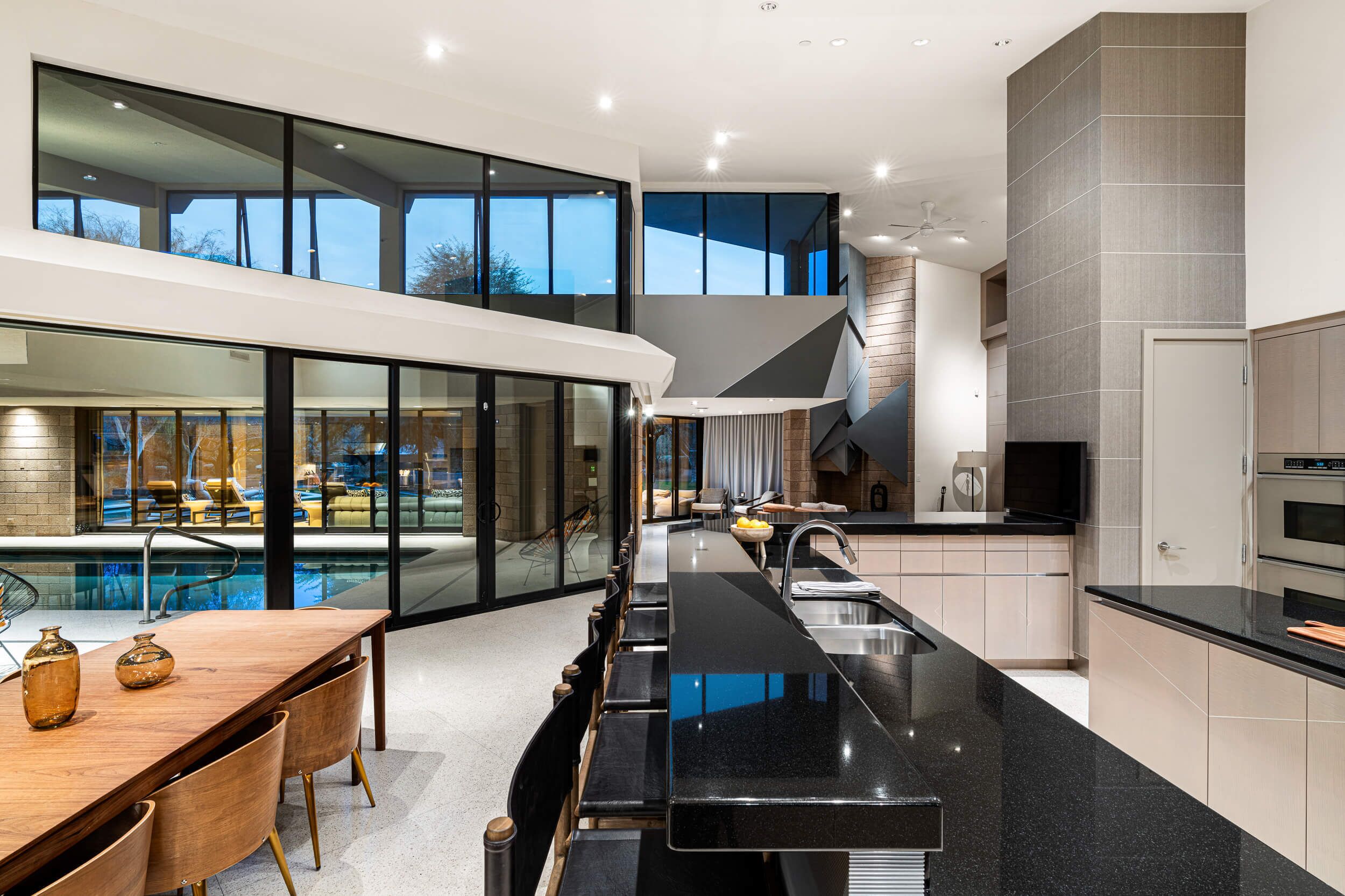 Kylskåp, mikrovågsugn, ugn och spishäll