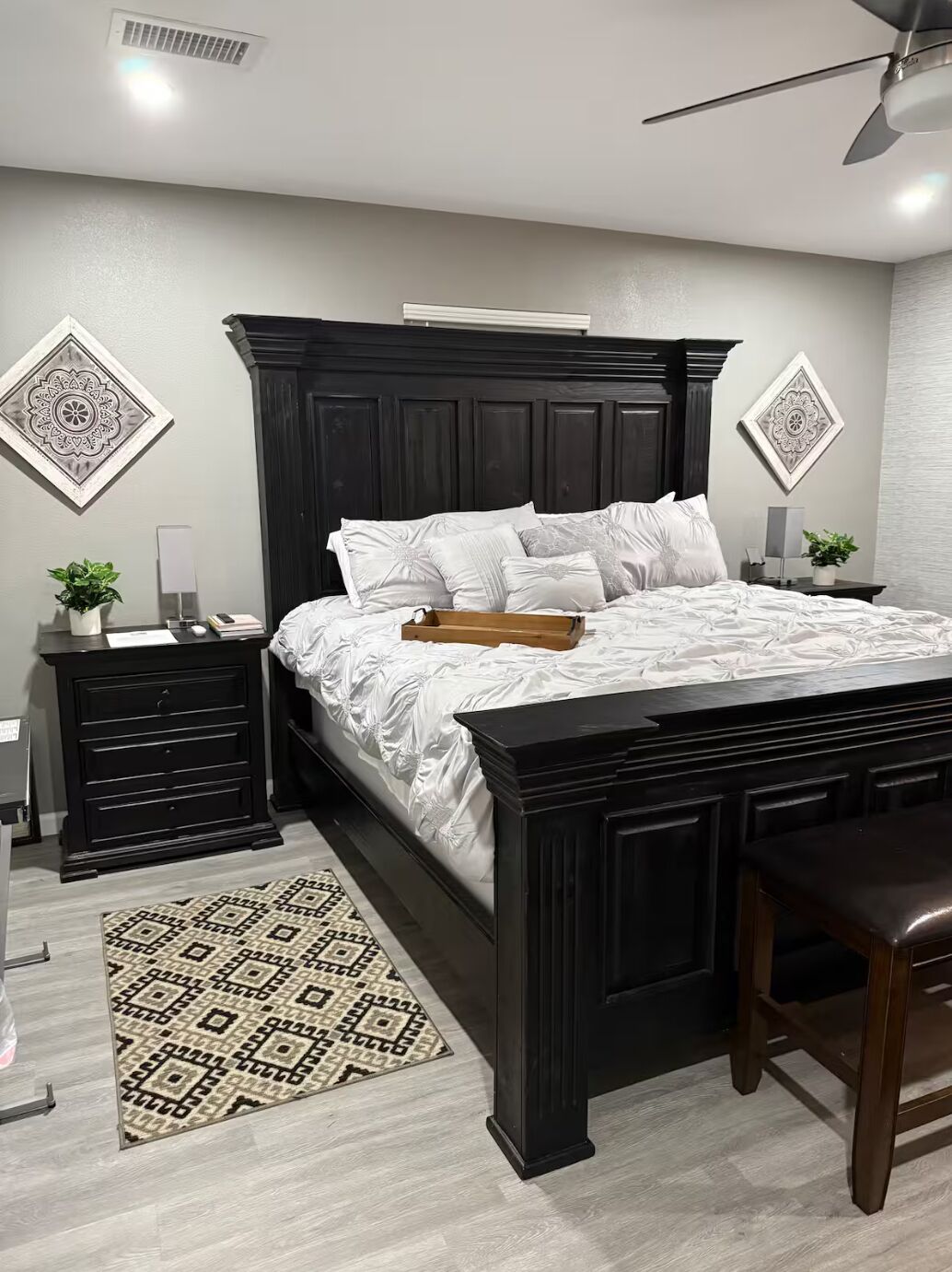 3 bedrooms, iron/ironing board, internet, bed sheets