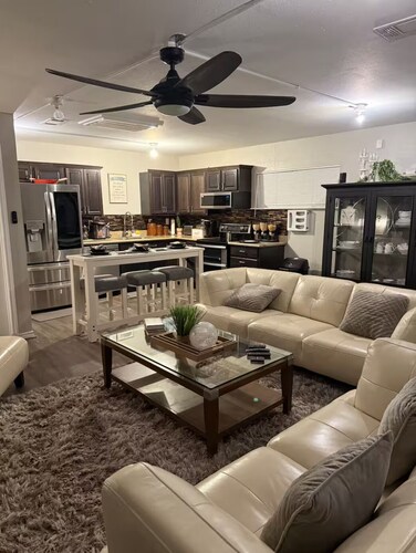 Sweet Rest 3-bedroom house in Cleveland with AC & Heating