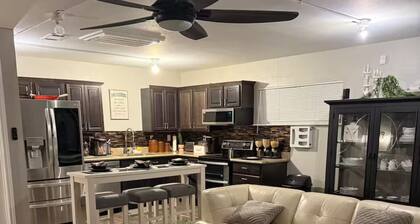 Sweet Rest 3-bedroom house in Cleveland with AC & Heating