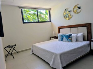 1 bedroom, desk, iron/ironing board, WiFi
