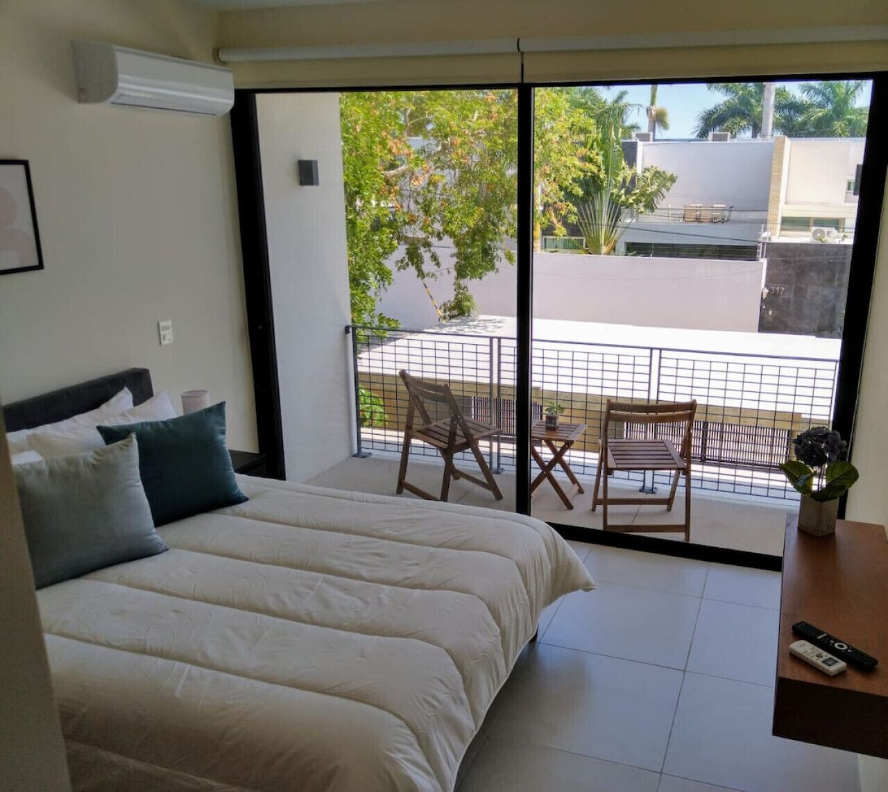 1 bedroom, desk, iron/ironing board, WiFi