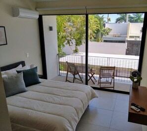 デスク、アイロン / アイロン台、WiFi、ベッドシーツ