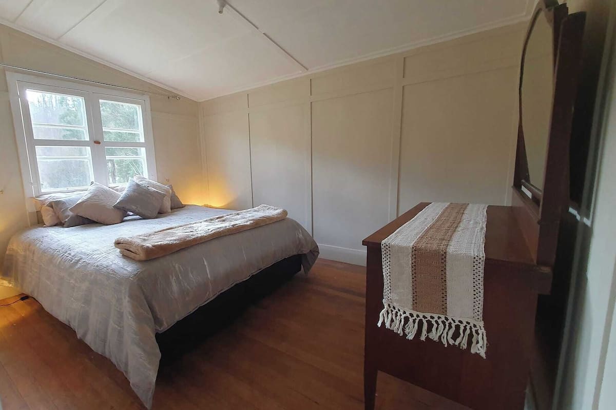 Classic House, 3 Bedrooms, Mountain View, Mountainside | Blackout drapes, soundproofing, iron/ironing board, free WiFi