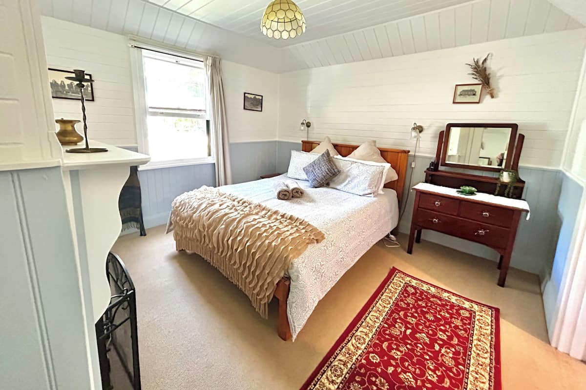 Comfort Cottage, Garden View | Blackout drapes, soundproofing, iron/ironing board, free WiFi