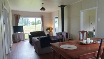 Classic-talo, 3 makuuhuonetta, vuoristonäköala, vuorten lähellä | Oleskelualue