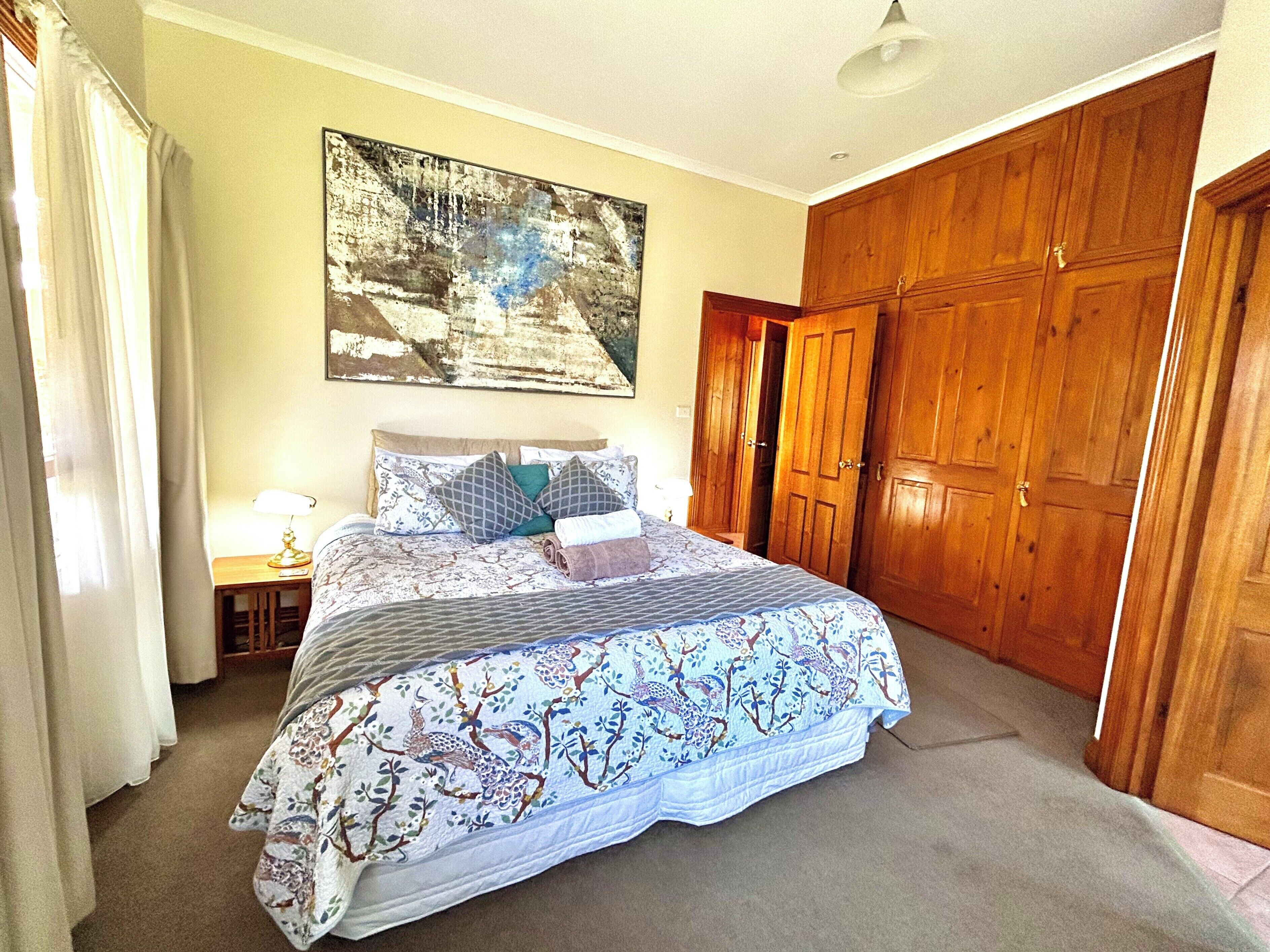 Comfort Suite, Mountain View | Blackout drapes, soundproofing, iron/ironing board, free WiFi