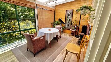 Comfort Suite, Mountain View | Dining room