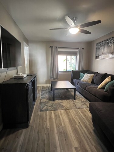 Cozy 1-bedroom apartment in charming Pittsburgh