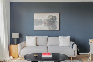 TV, stereo - Blueground | Donaustadt, view, nr Danube (Vienna)