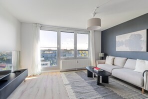 Fernseher, Stereoanlage