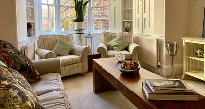 17th century Coach House - Pet & Family Friendly