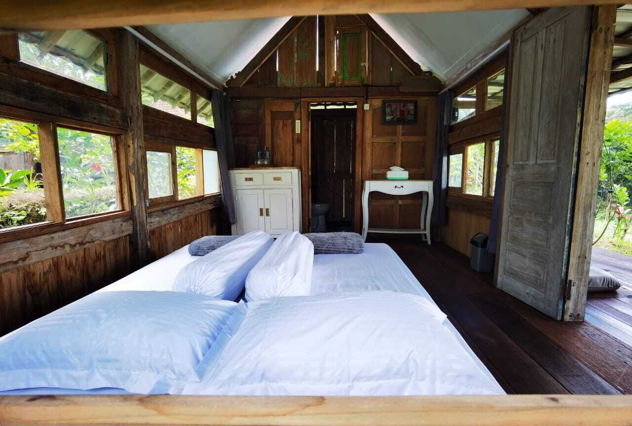 Kamar Double, balkon, pemandangan taman | Meja kerja