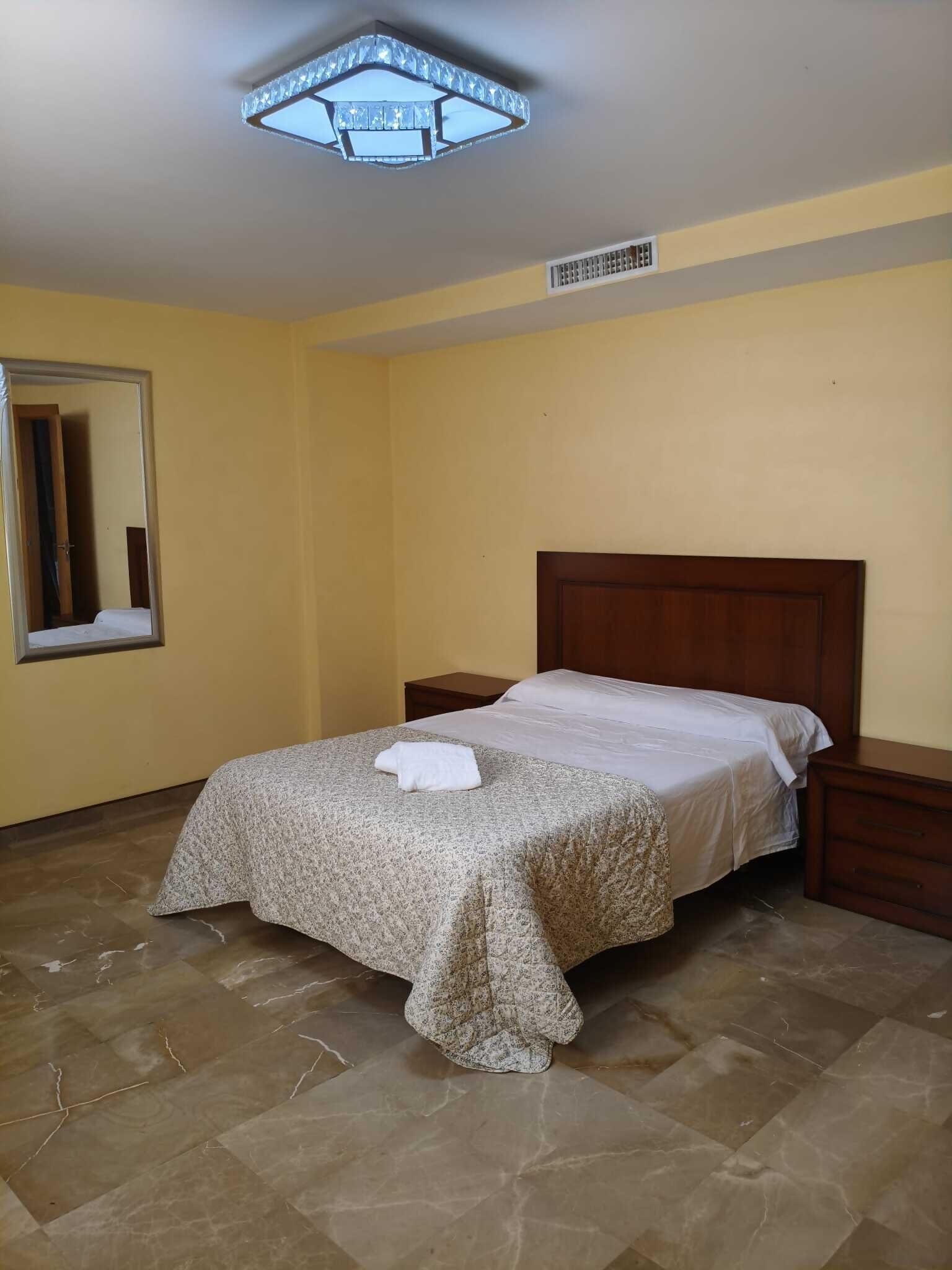 2 Schlafzimmer, Reisekinderbett, Internetzugang, Bettwäsche