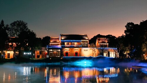 Chaoyangli Minzu Dujia Jiudian