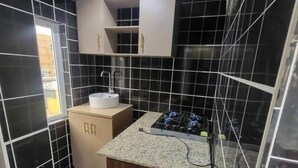 Leilighet – comfort, balkong, bakgårdsutsikt | Eget kjøkken