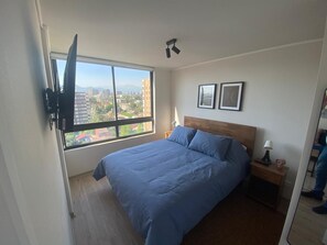 Bureau, fer et planche à repasser, Wi-Fi gratuit, draps fournis